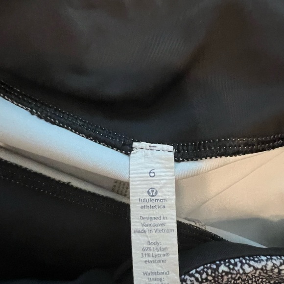 Lululemon Size 6 Crop Leggings Excellent Condition - Picture 5 of 10